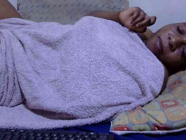Cute-adiyaa webcam