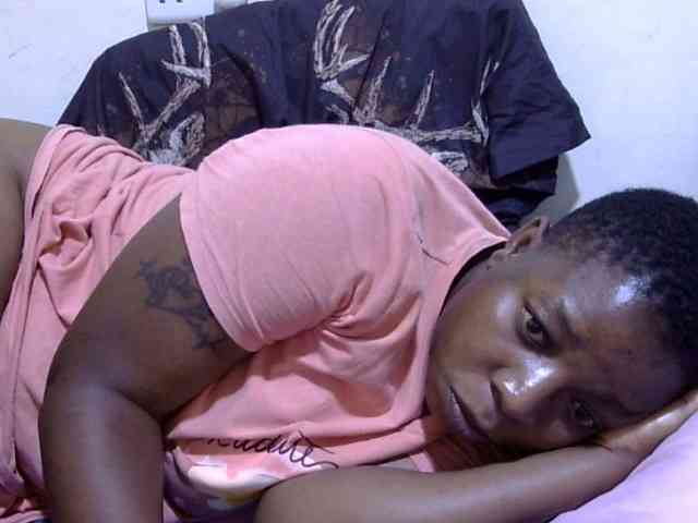 Cute-adiyaa webcam