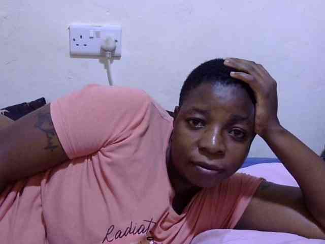Cute-adiyaa webcam