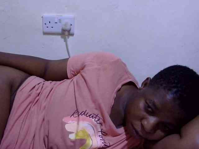 Cute-adiyaa webcam