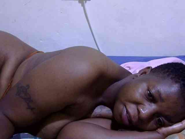 Cute-adiyaa webcam
