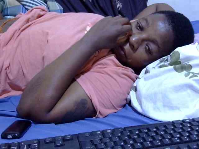 Cute-adiyaa webcam