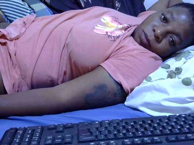 Cute-adiyaa webcam