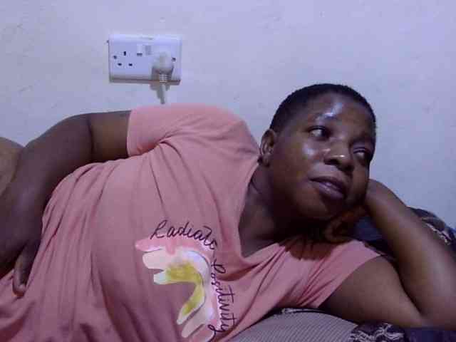 Cute-adiyaa webcam