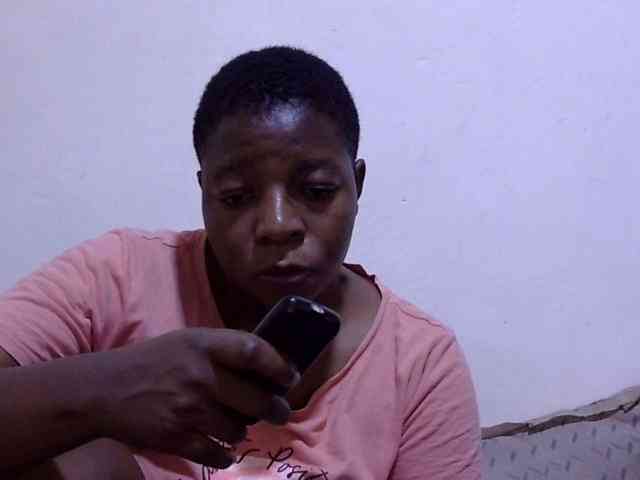 Cute-adiyaa webcam