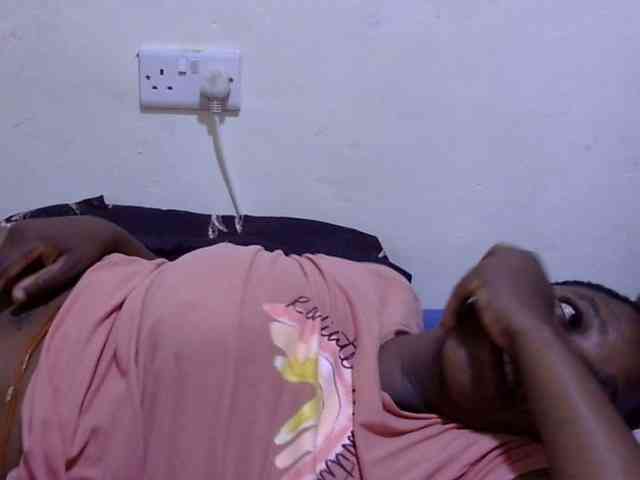 Cute-adiyaa webcam