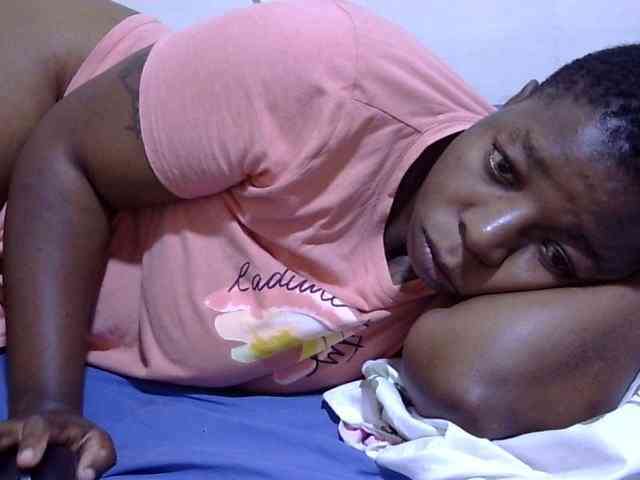 Cute-adiyaa webcam