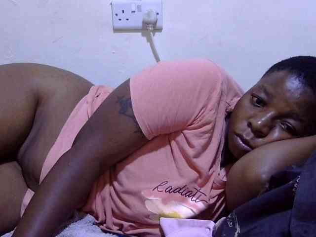 Cute-adiyaa webcam