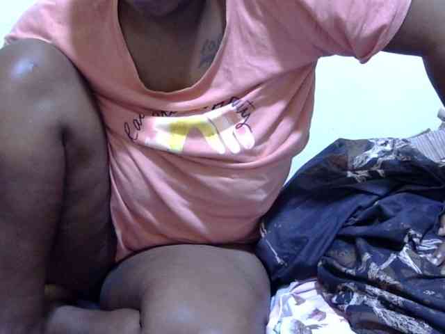 Cute-adiyaa webcam