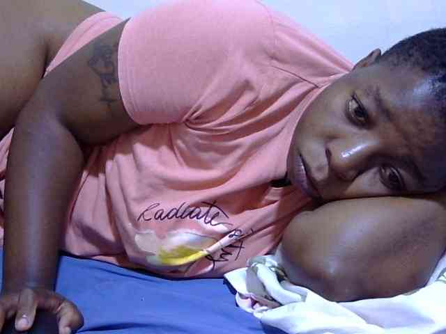 Cute-adiyaa webcam