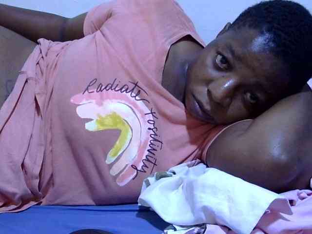Cute-adiyaa webcam