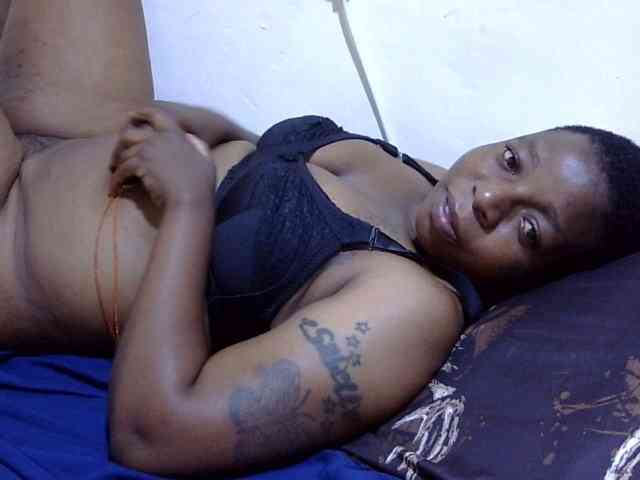 Cute-adiyaa webcam