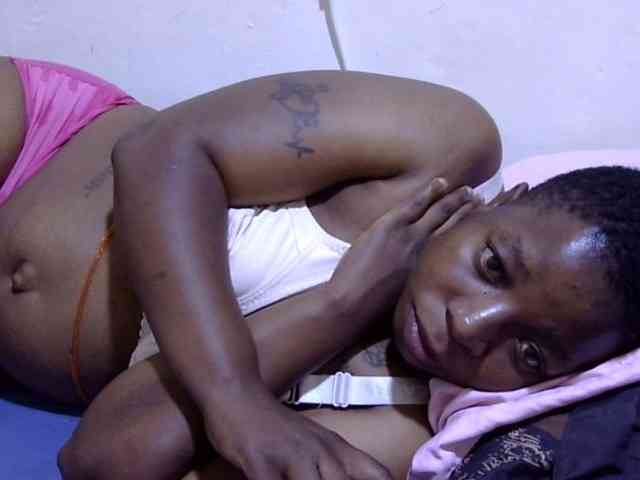 Cute-adiyaa webcam