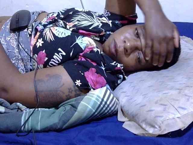 Cute-adiyaa webcam