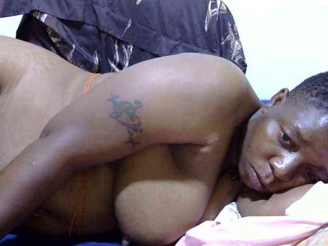 Cute-adiyaa webcam