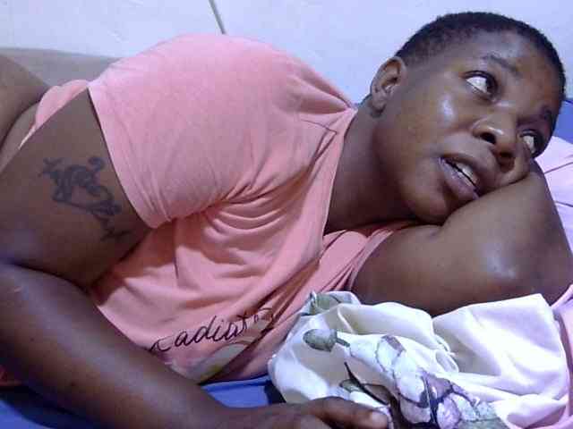 Cute-adiyaa webcam