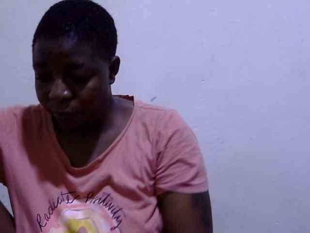 Cute-adiyaa webcam