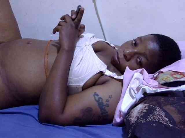 Cute-adiyaa webcam