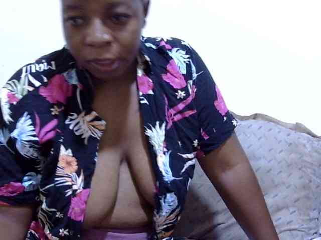 Cute-adiyaa webcam