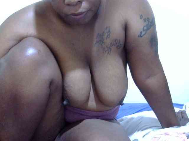 Cute-adiyaa webcam