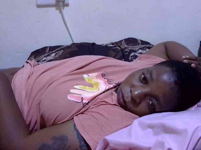 Cute-adiyaa webcam