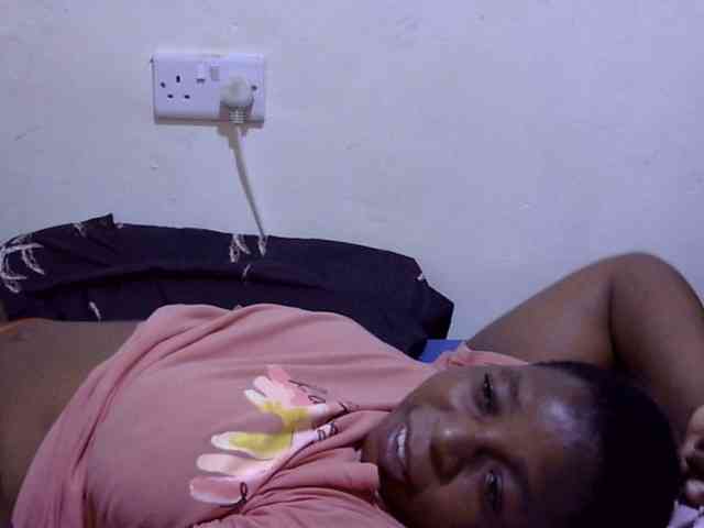 Cute-adiyaa webcam