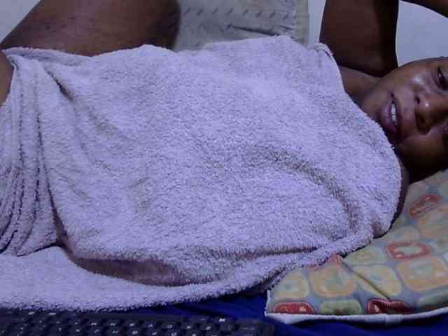 Cute-adiyaa webcam