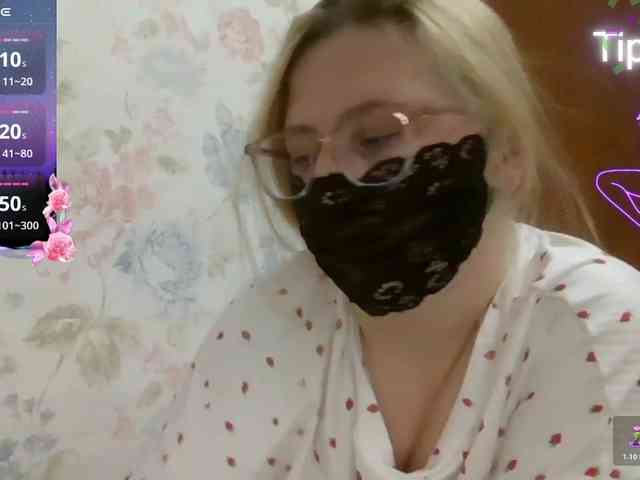 Lilithaa webcam