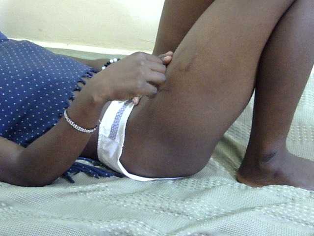 Slimkittey webcam bongacams model stream image