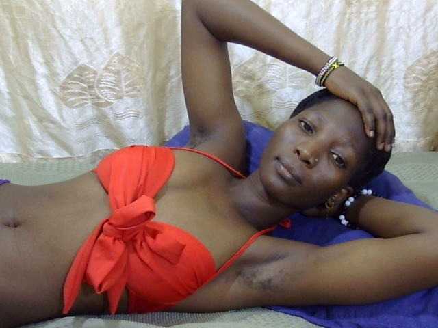 Slimkittey webcam bongacams model stream image