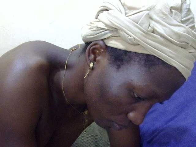 Slimkittey webcam bongacams model stream image