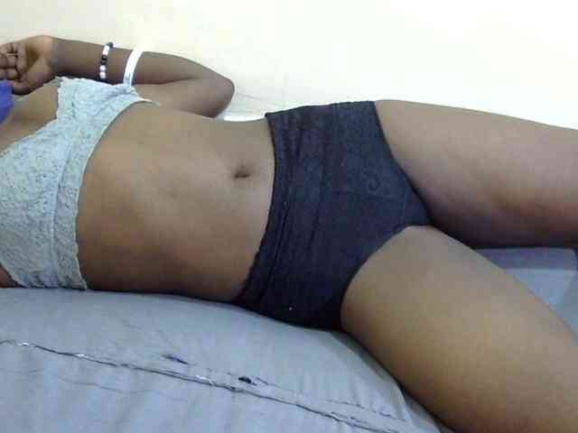 Slimkittey Live Webcam on BongaCams