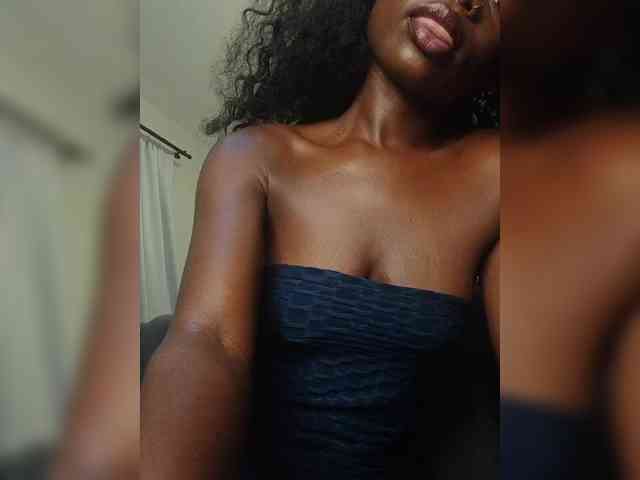 NaughtyCherie webcam
