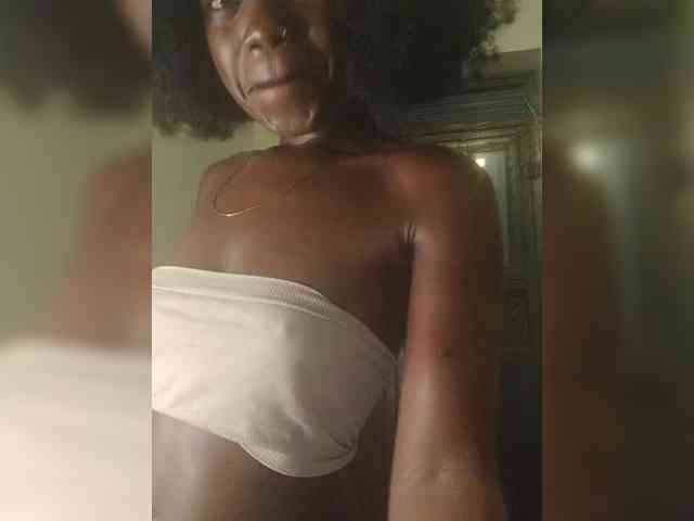 NaughtyCherie webcam