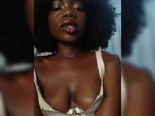 NaughtyCherie webcam