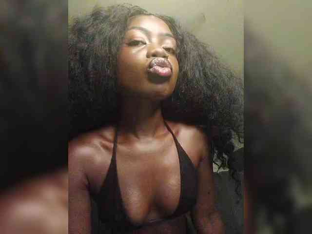 NaughtyCherie webcam