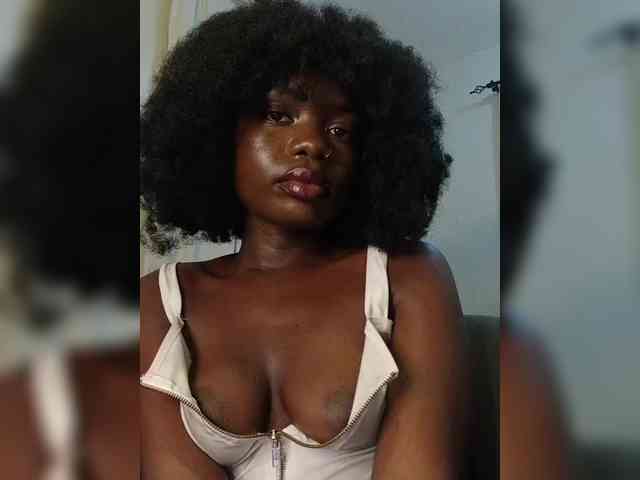 NaughtyCherie webcam