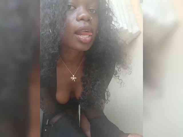 NaughtyCherie webcam