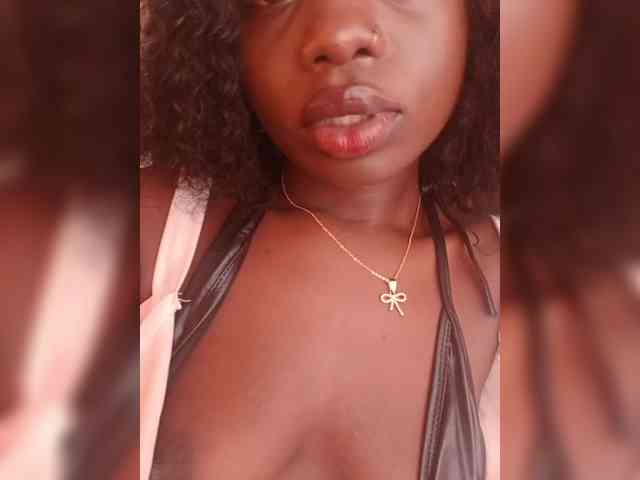 NaughtyCherie webcam