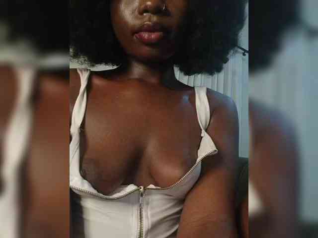 NaughtyCherie webcam