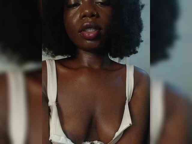 NaughtyCherie webcam