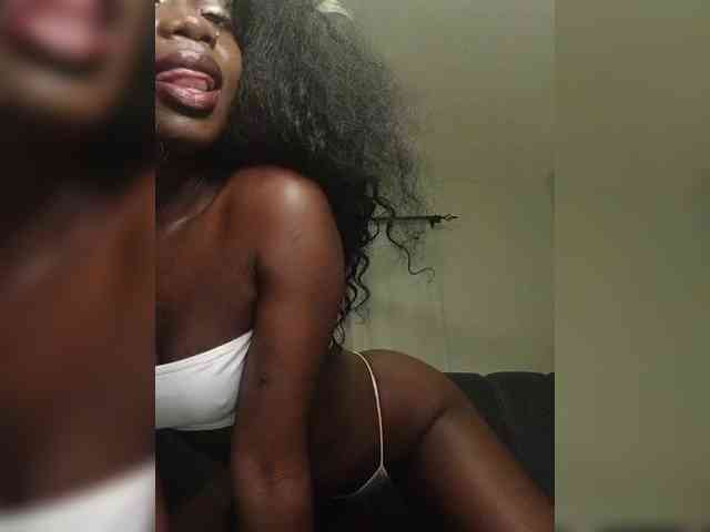 NaughtyCherie webcam
