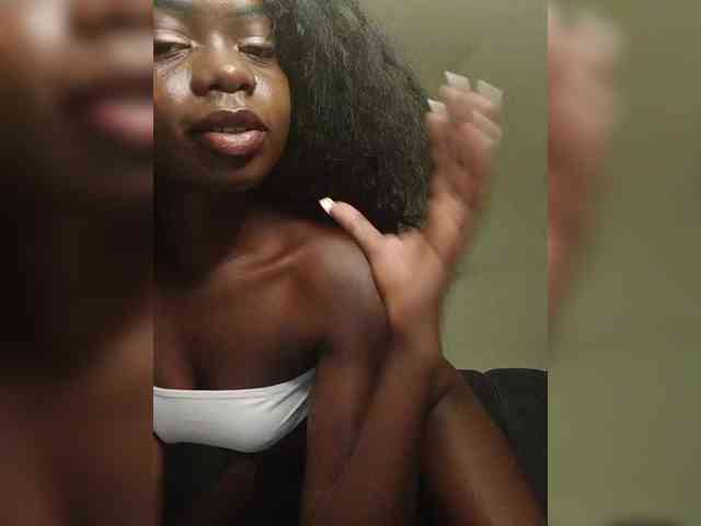 NaughtyCherie webcam