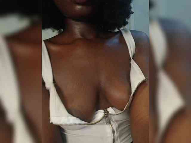 NaughtyCherie webcam