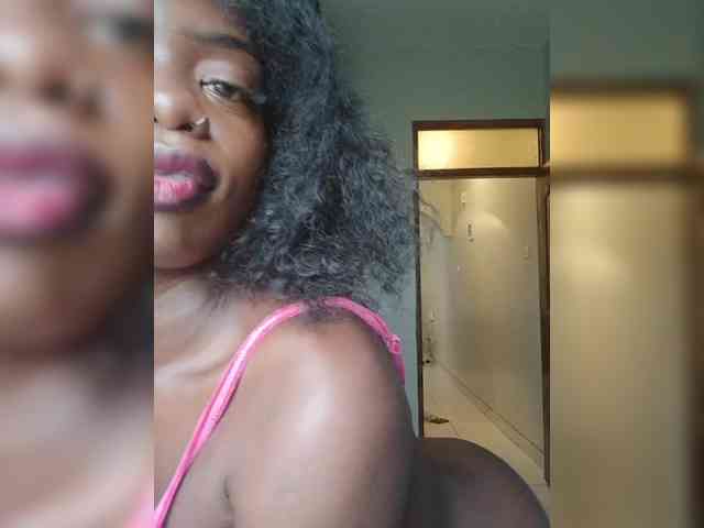NaughtyCherie webcam