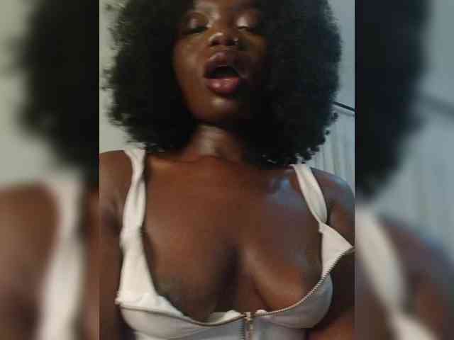 NaughtyCherie webcam