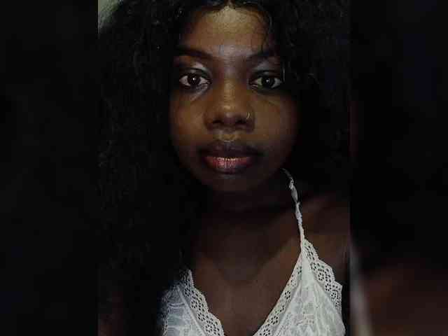NaughtyCherie webcam
