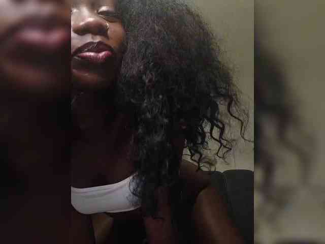 NaughtyCherie webcam