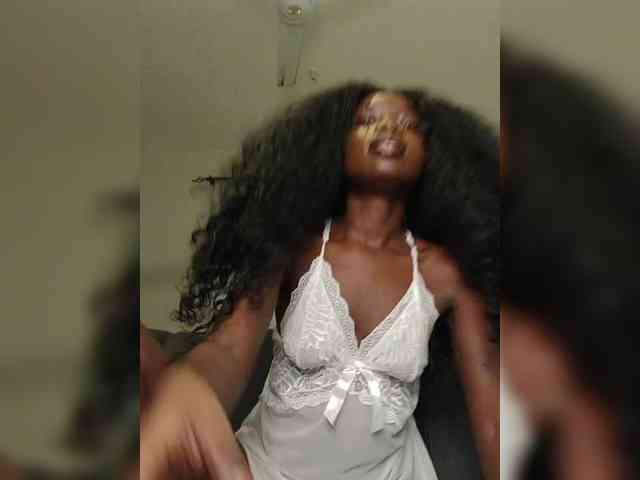 NaughtyCherie webcam