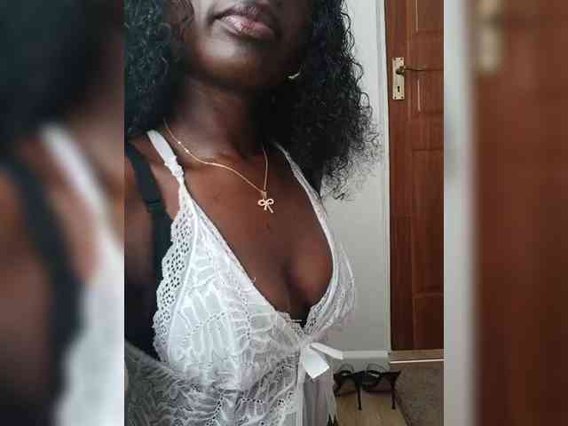 NaughtyCherie webcam